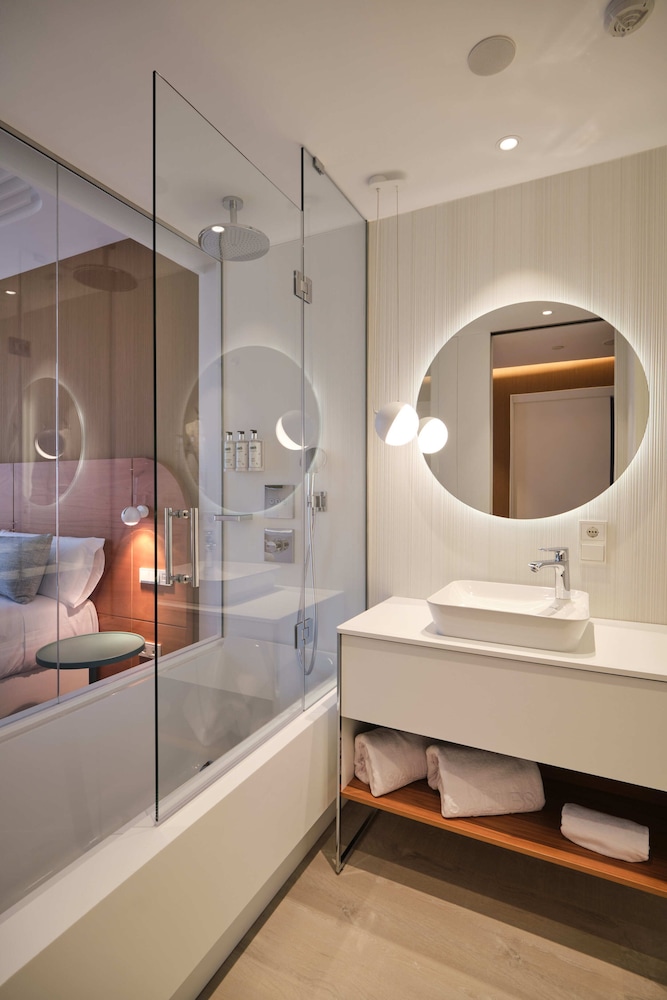 Standard, King Bed, Sea View, Hotel Marina Badalona 4/5