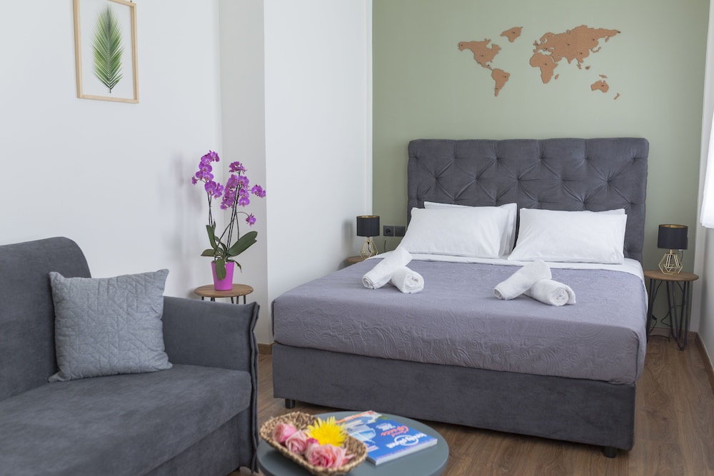 Athens Version Luxury Suites 20/70