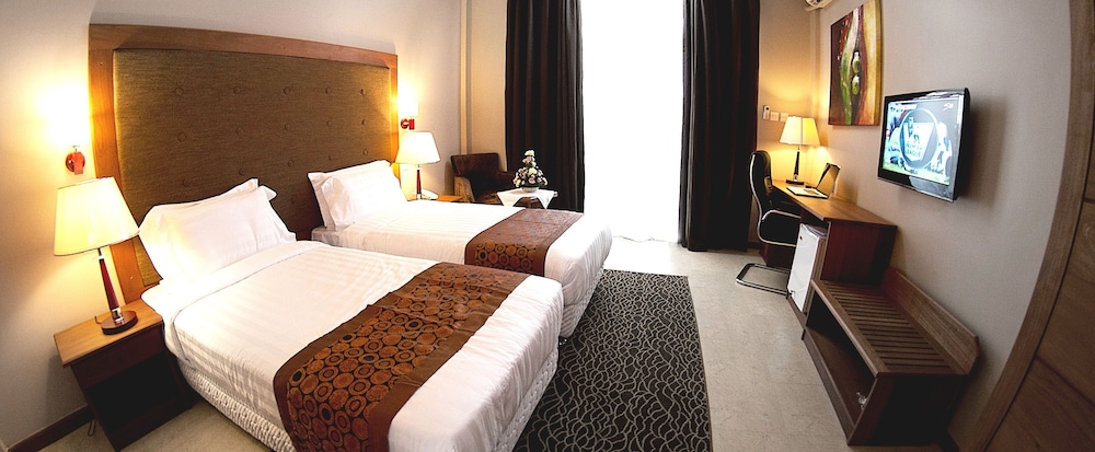 Seascape Hotel 4/39