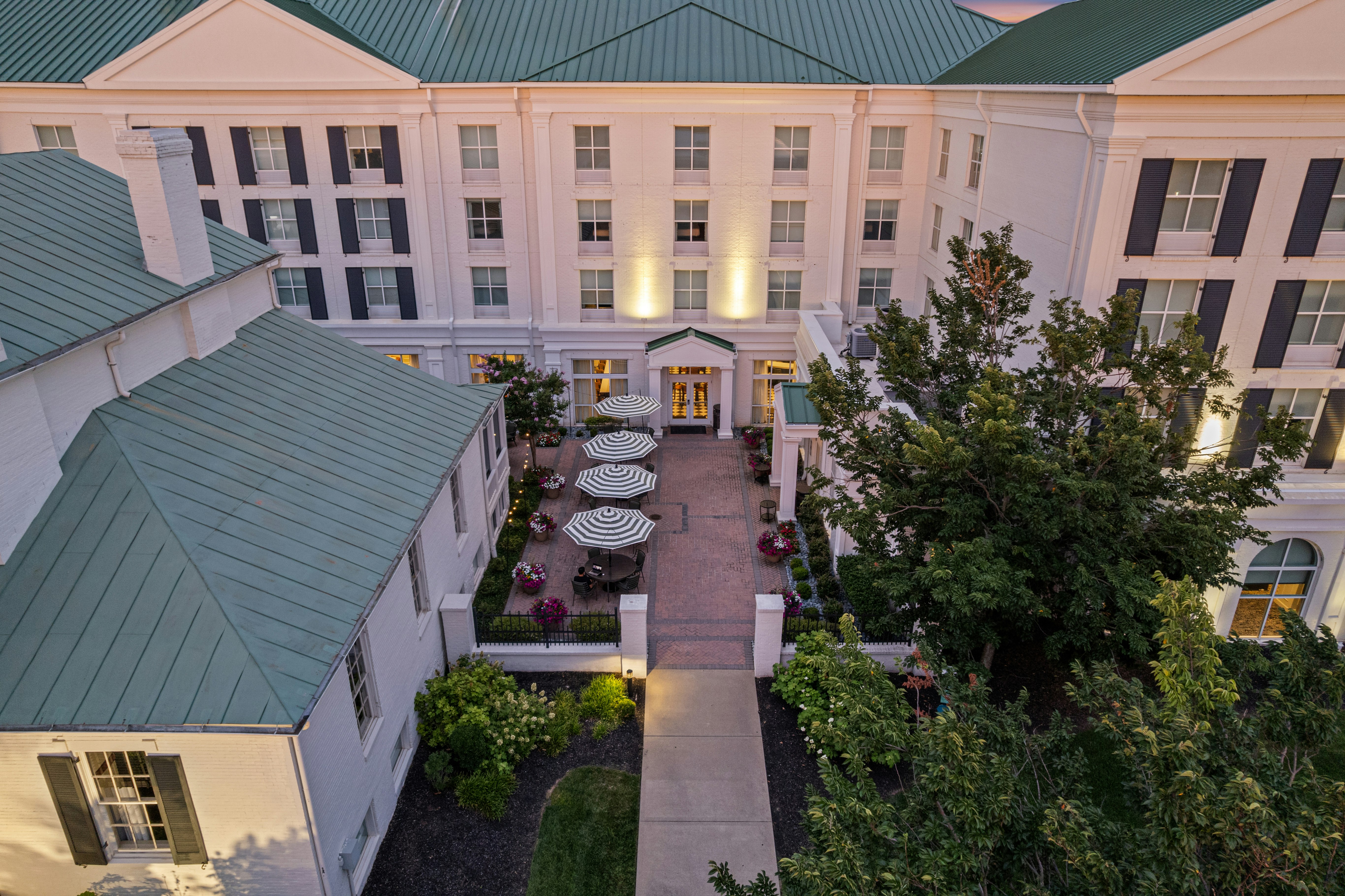 HILTON GARDEN INN NASHVILLE BRENTWOOD 72/75