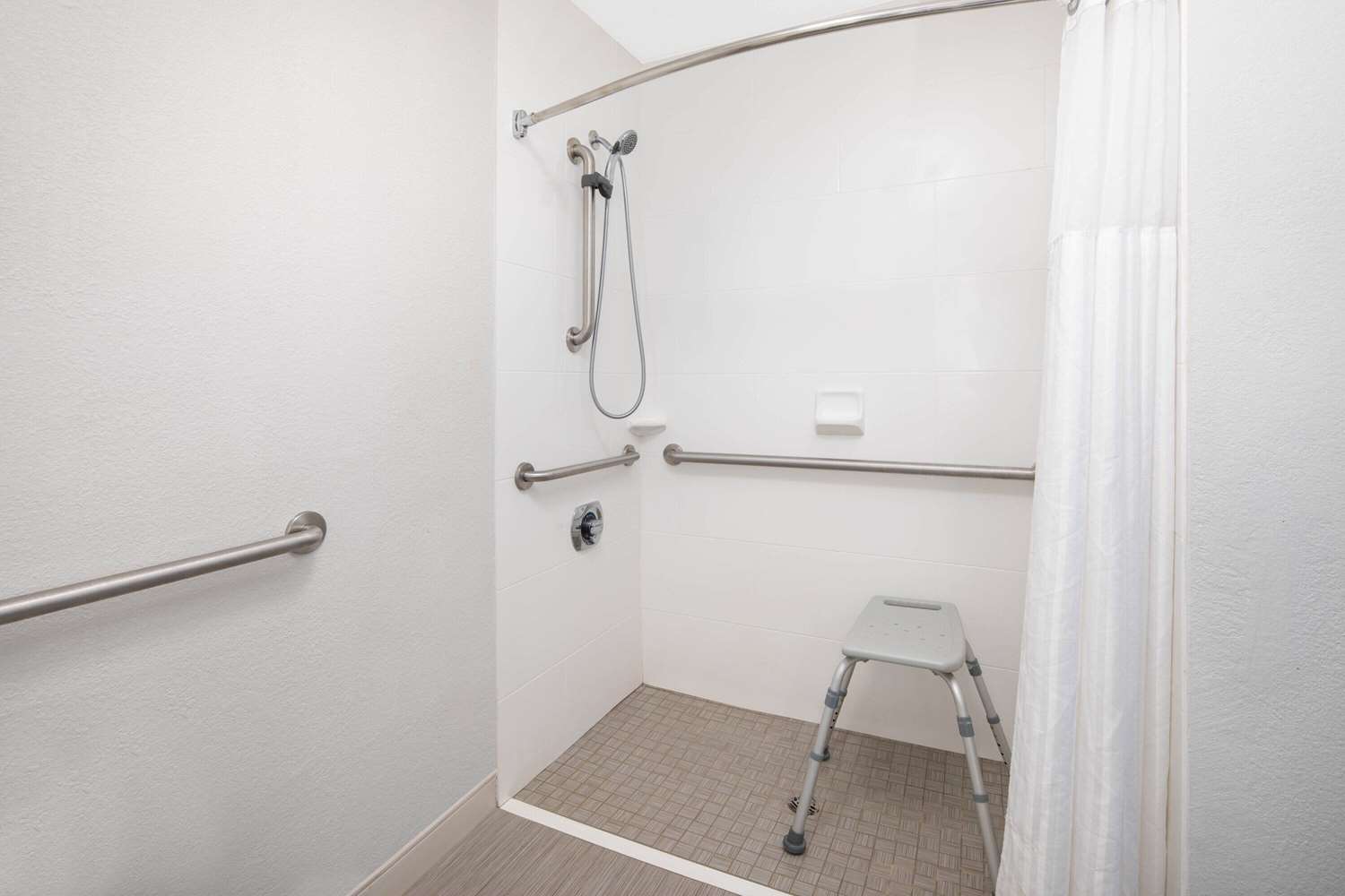 La Quinta Inn & Suites by Wyndham Atlanta Airport South 46/47