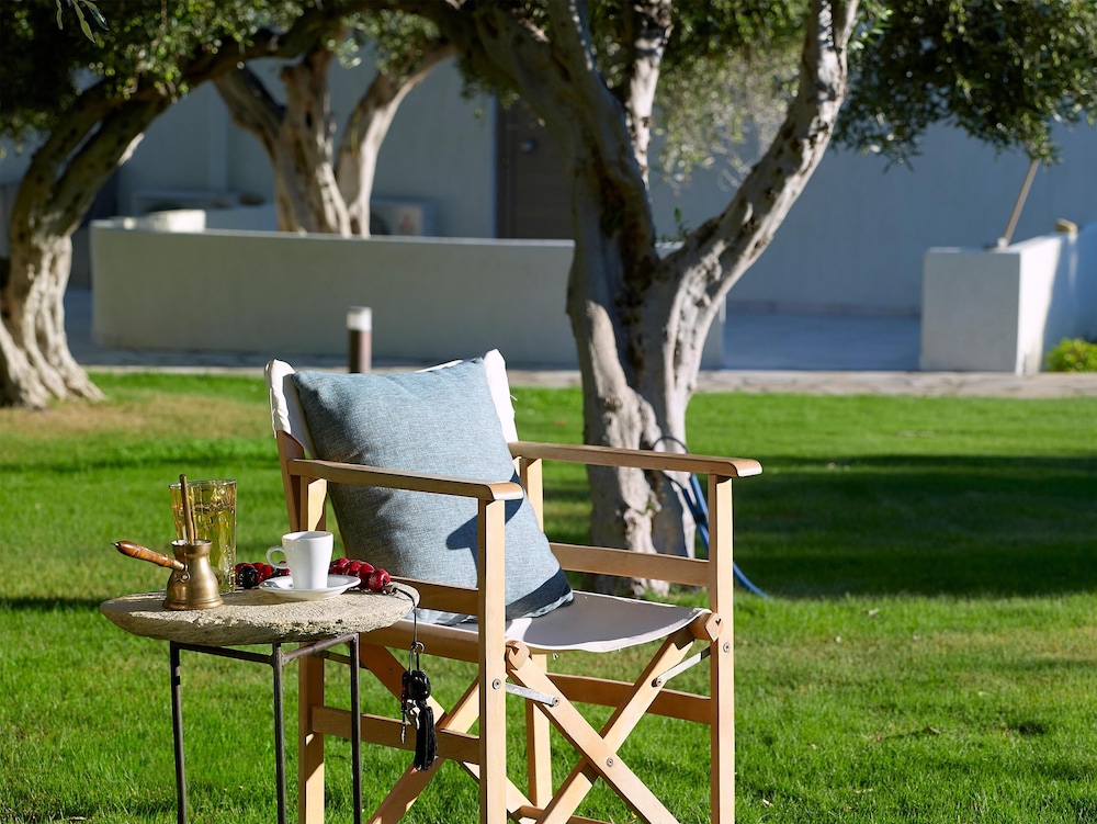 CHC Coriva Beach Hotel and Bungalows 43/75