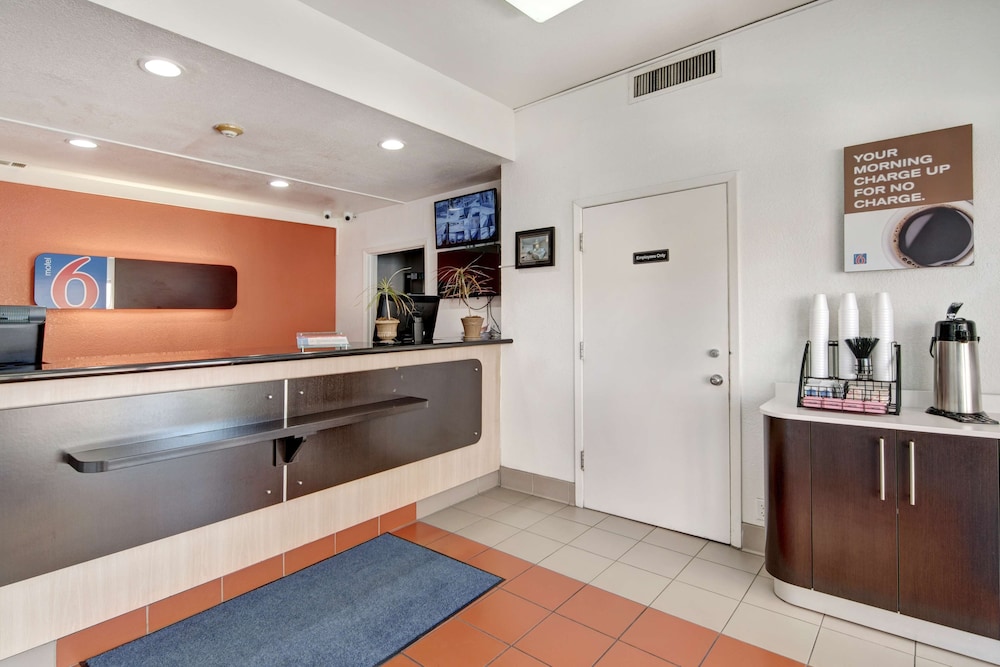 Motel6 Dallas, TX - Forest Lane 7/41