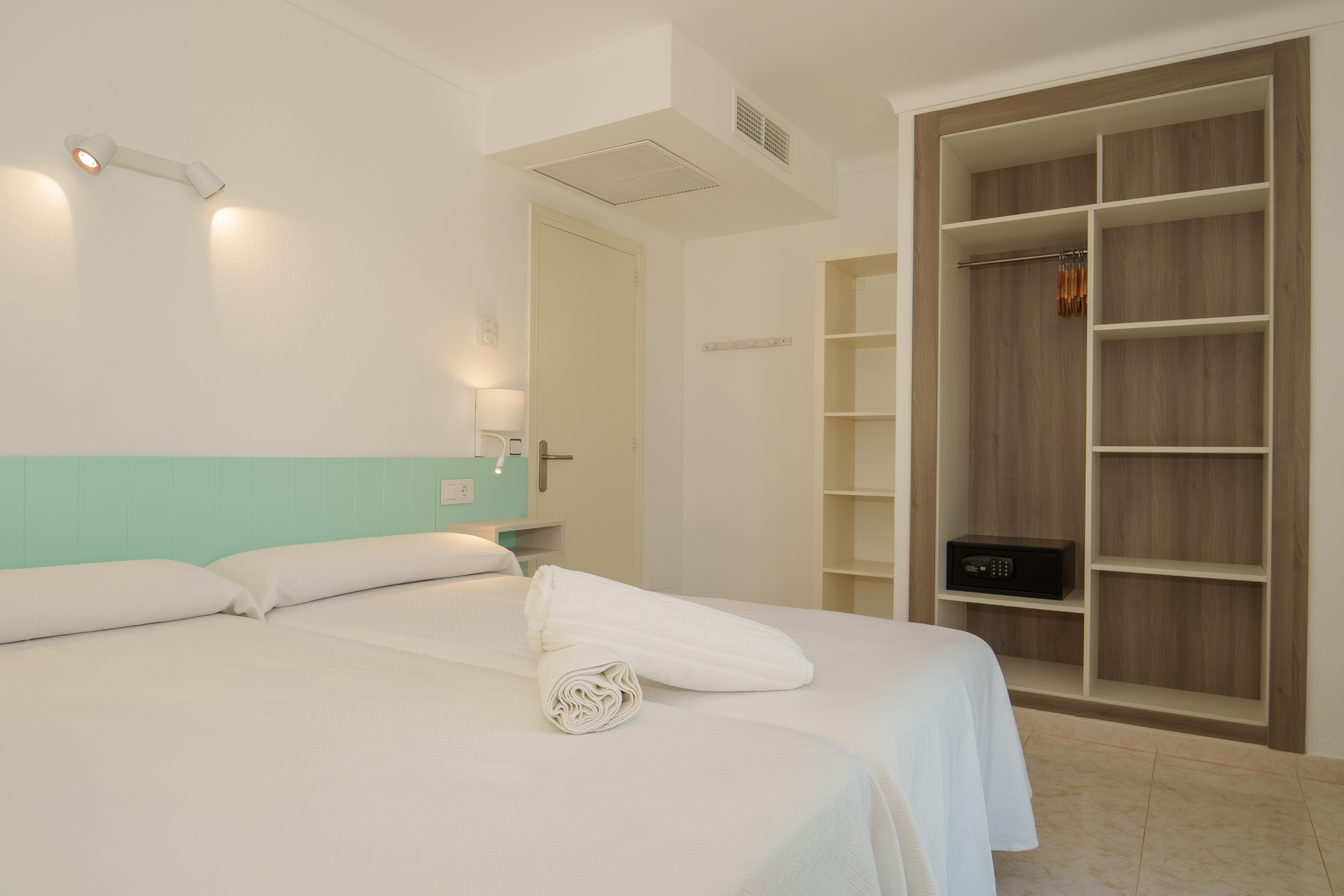 APARTAMENTS ANDREAS 12/50