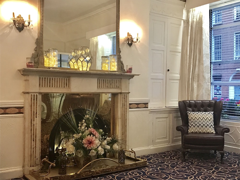 Dergvale Hotel 12/75