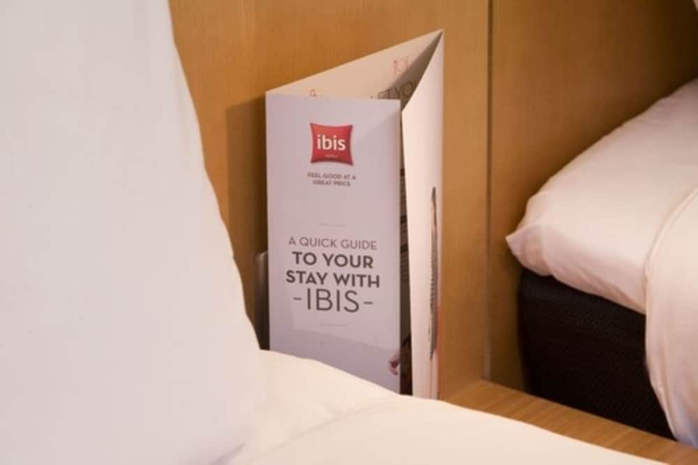 Ibis Swansea 32/63