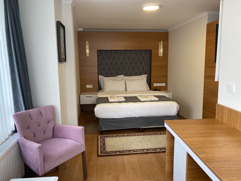 SPINEL HOTEL 9/50