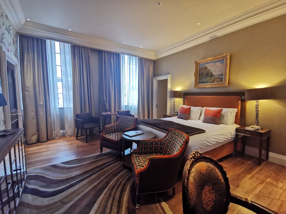 Roseate, Classic, King Bed