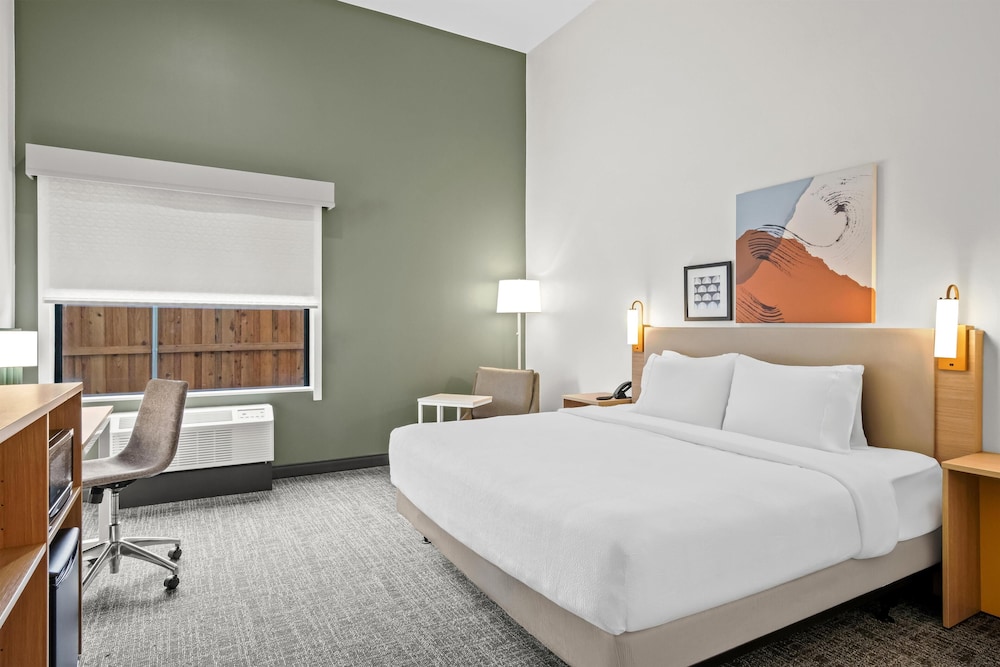 Spark by Hilton Garland Dallas East 11/42