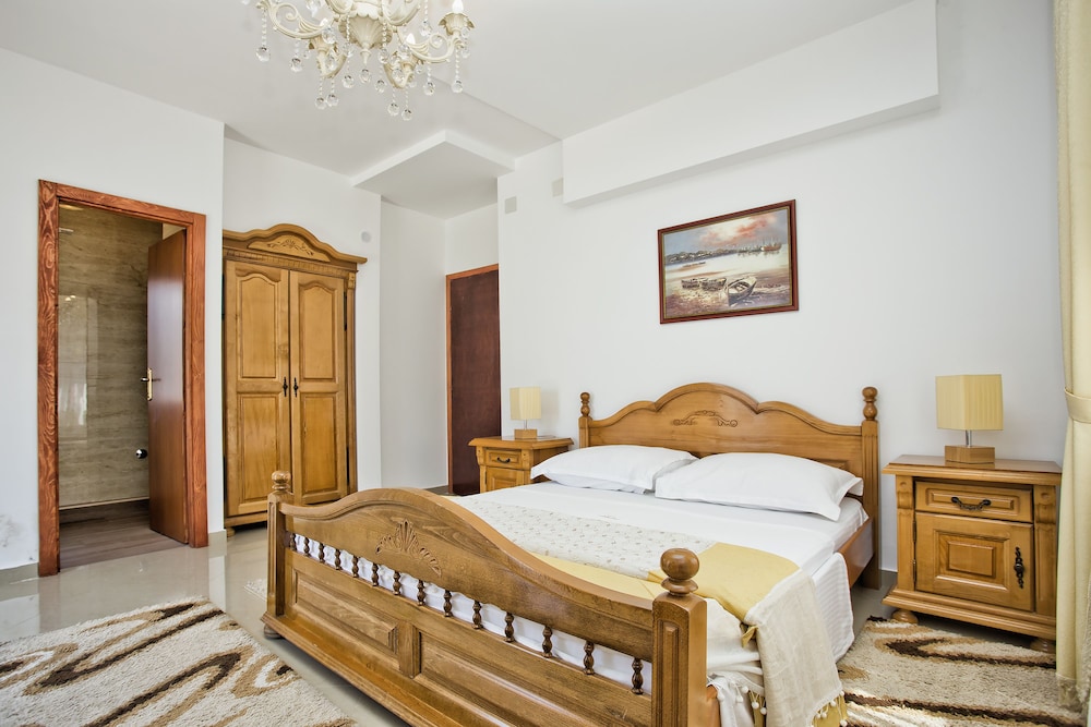 Hotel Admiral 11/66