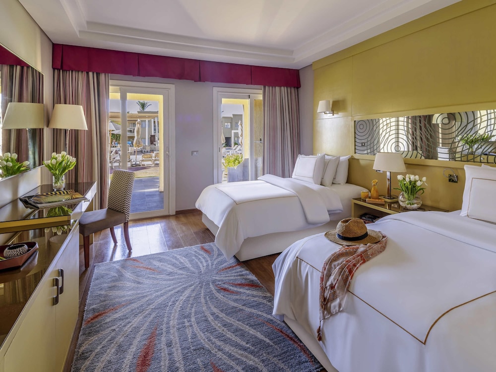 SUPERIOR, TWIN BEDS