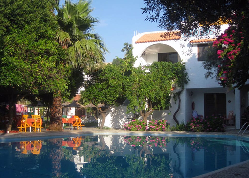 Oasis Hotel Bungalows in Afandou