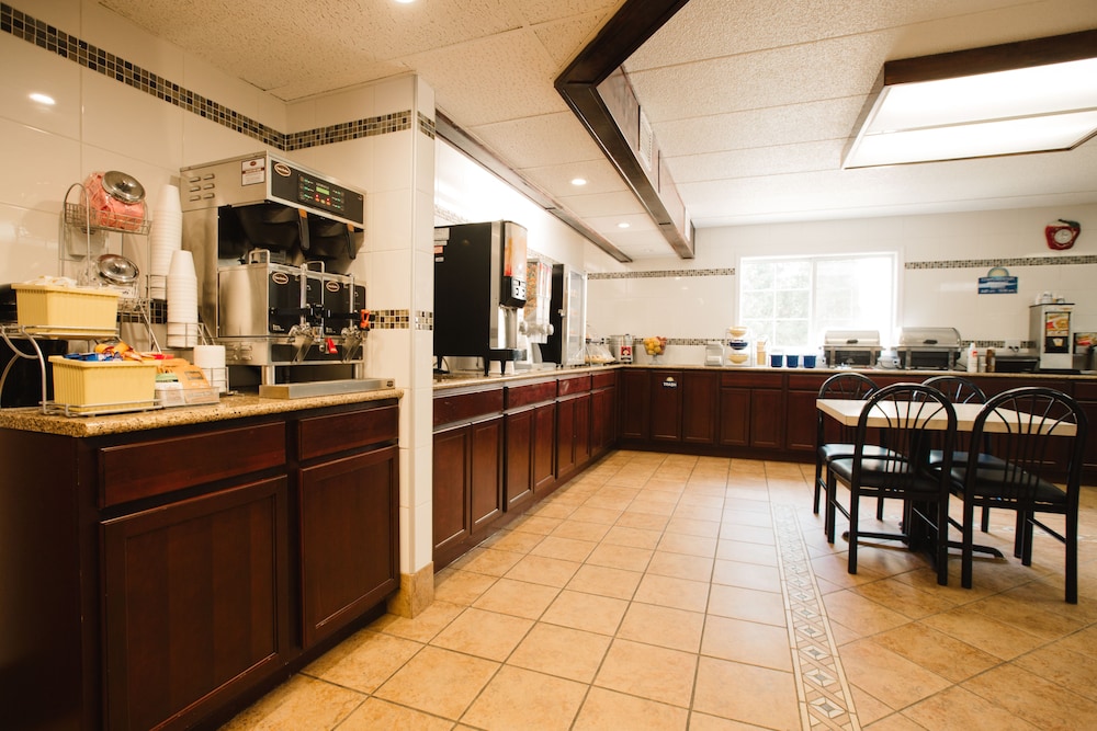 Days Inn by Wyndham Minot 25/30