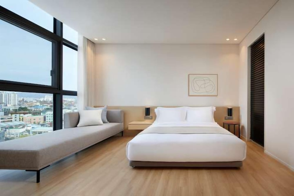 Ondol, Grand, Futon Bed, City View