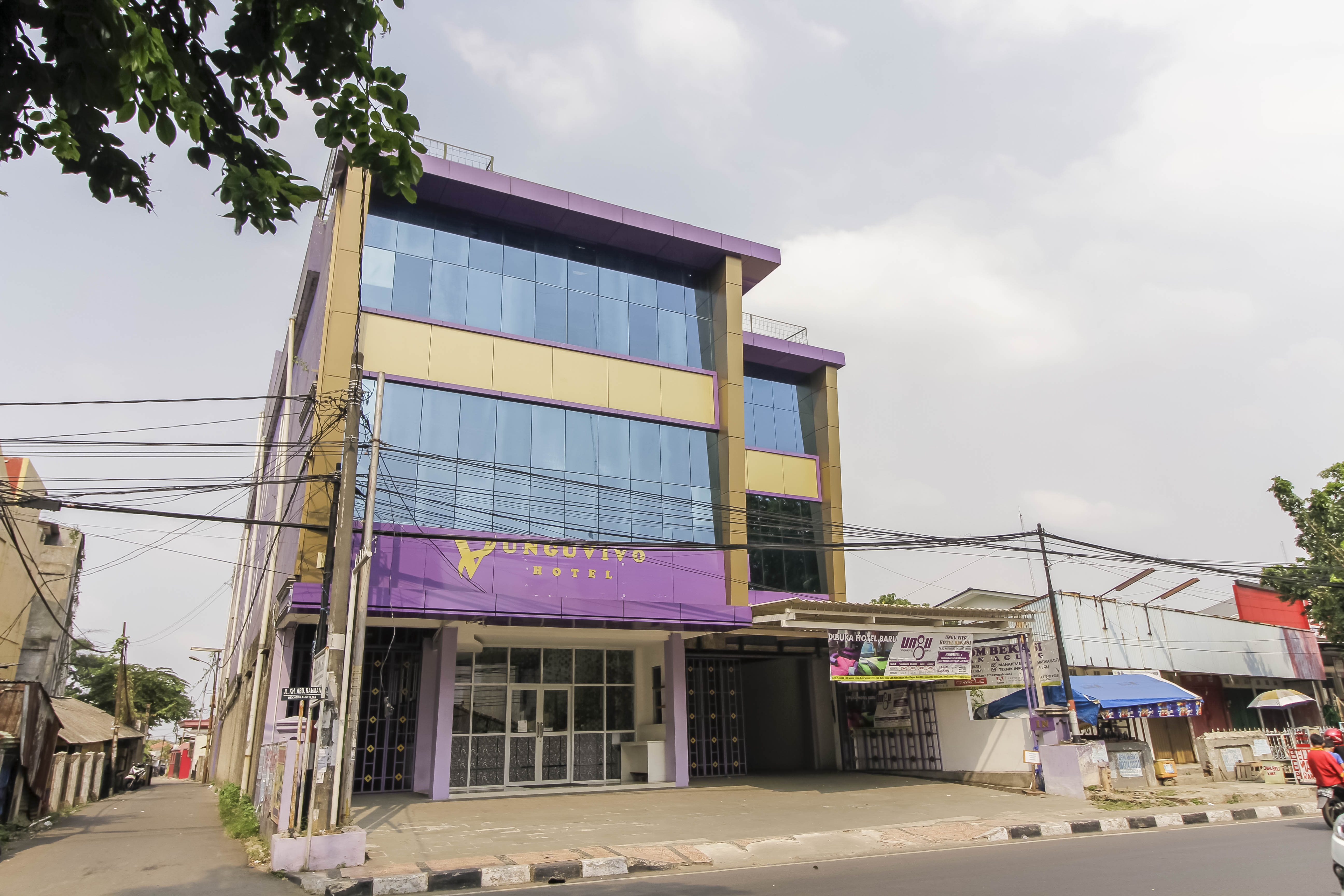 Reddoorz Plus Near Stasiun Bekasi 3/45