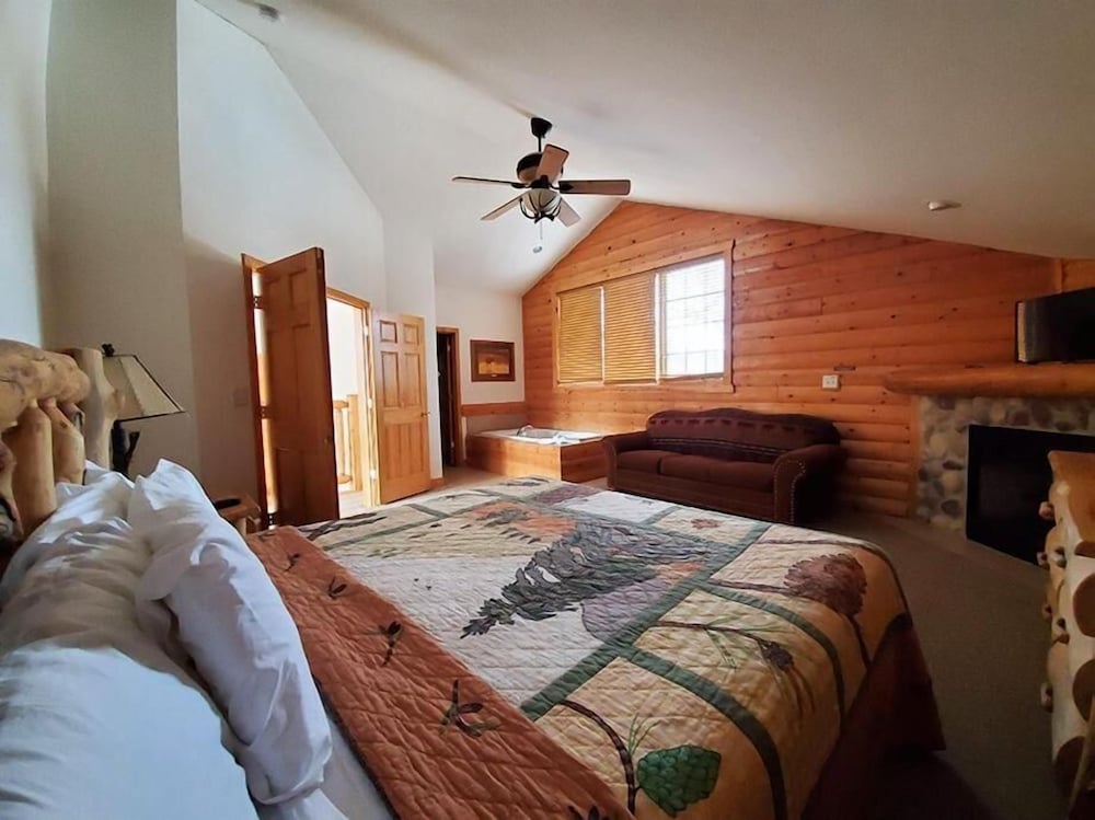 Grand Bear Resort at Starved Rock 19/57
