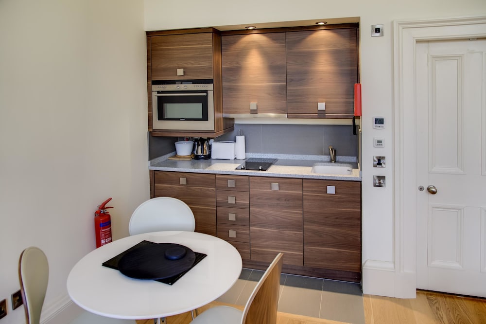 Clarendon Luxury Apartments 18/46