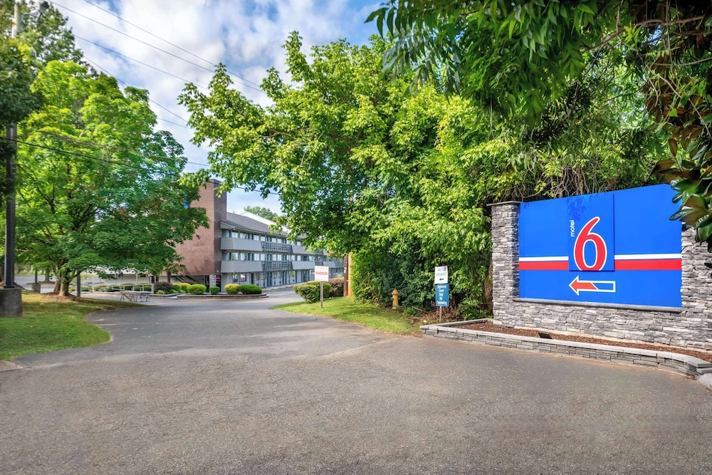 Motel6 Charlotte, NC - Coliseum 46/55