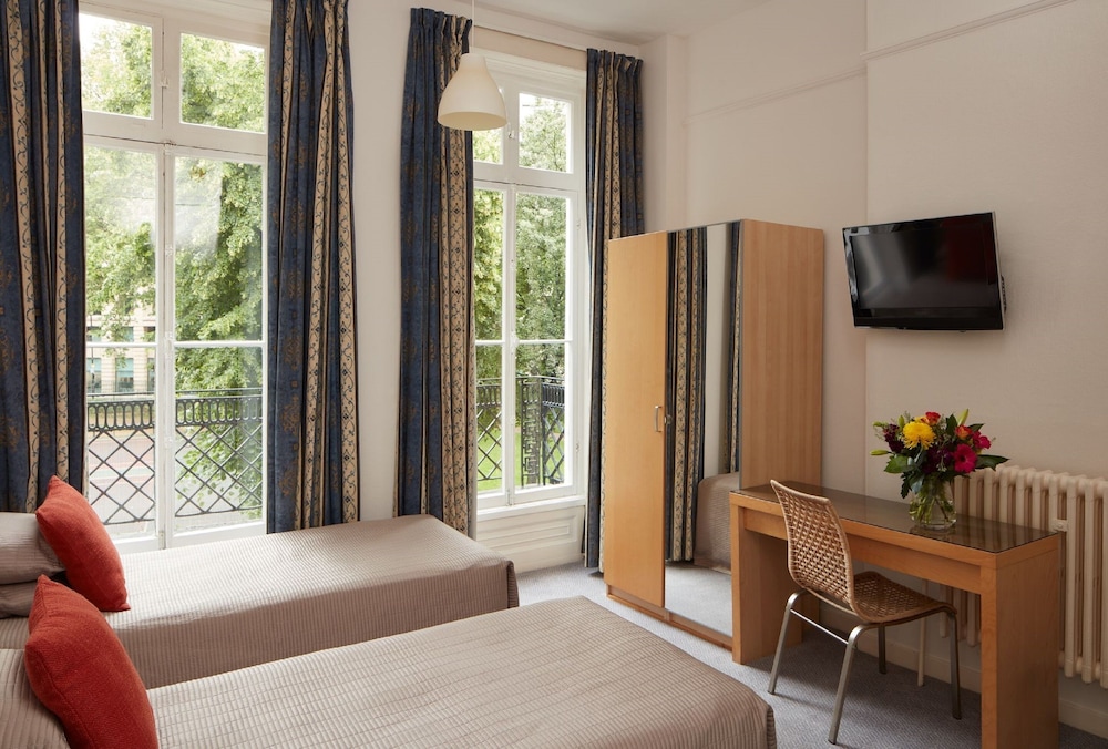 Euro Hotel 7/42