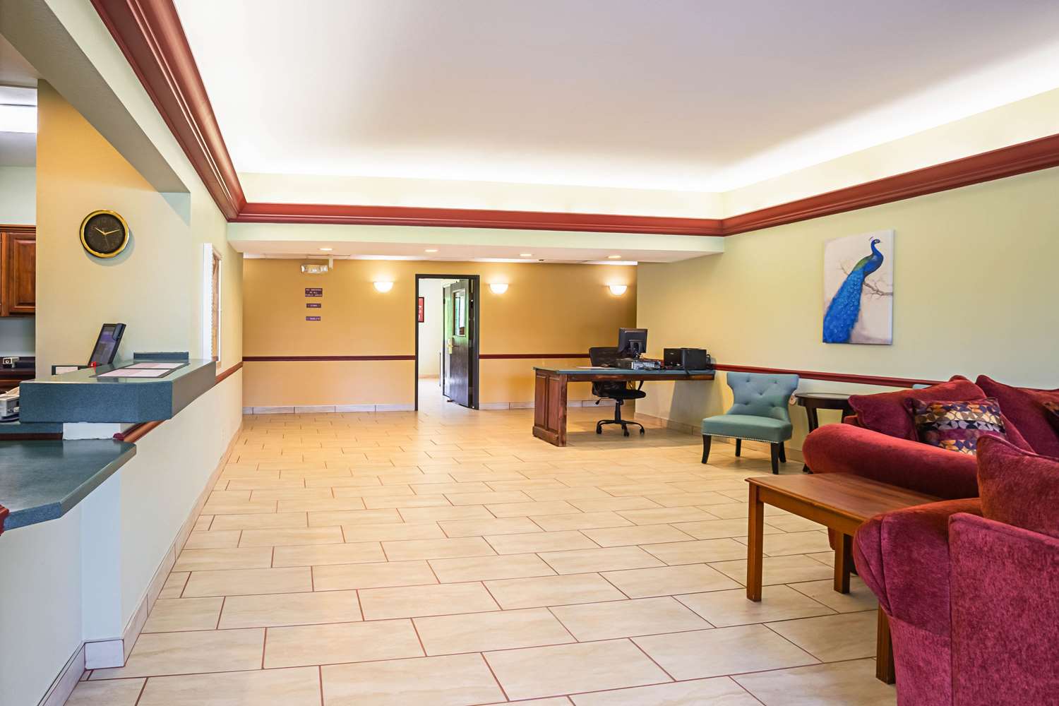 Econo Lodge Inn and Suites Ripley 7/14