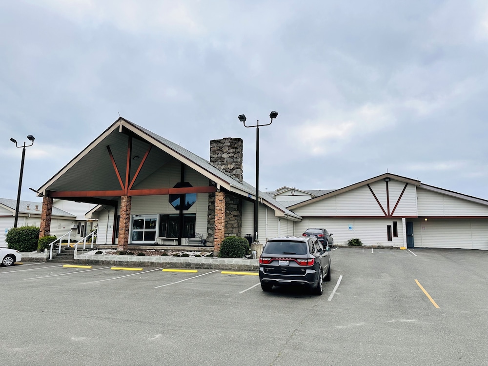 Coratel Inn and Suites By Jasper Ocean Shores 42/50