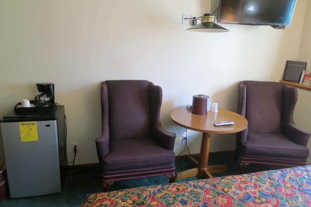 Bay City Motor Inn 49/67