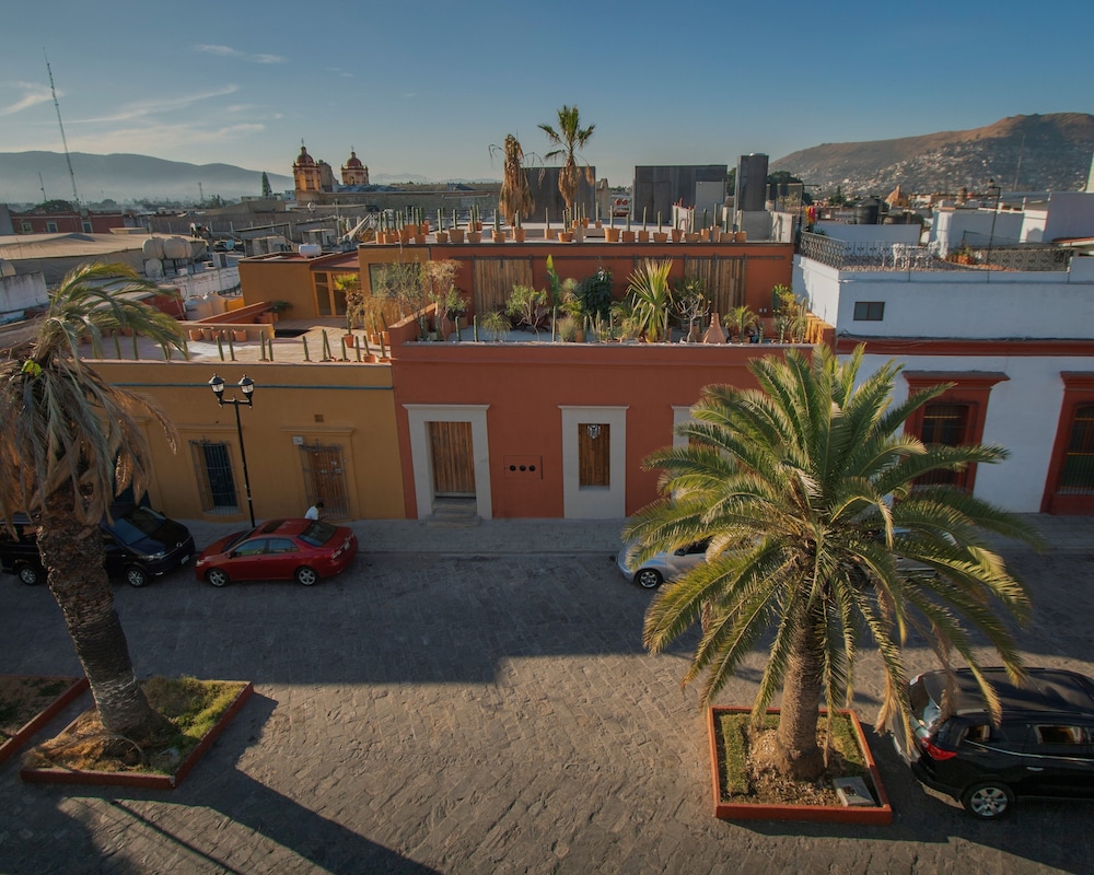 Hotel Los Amantes 33/50