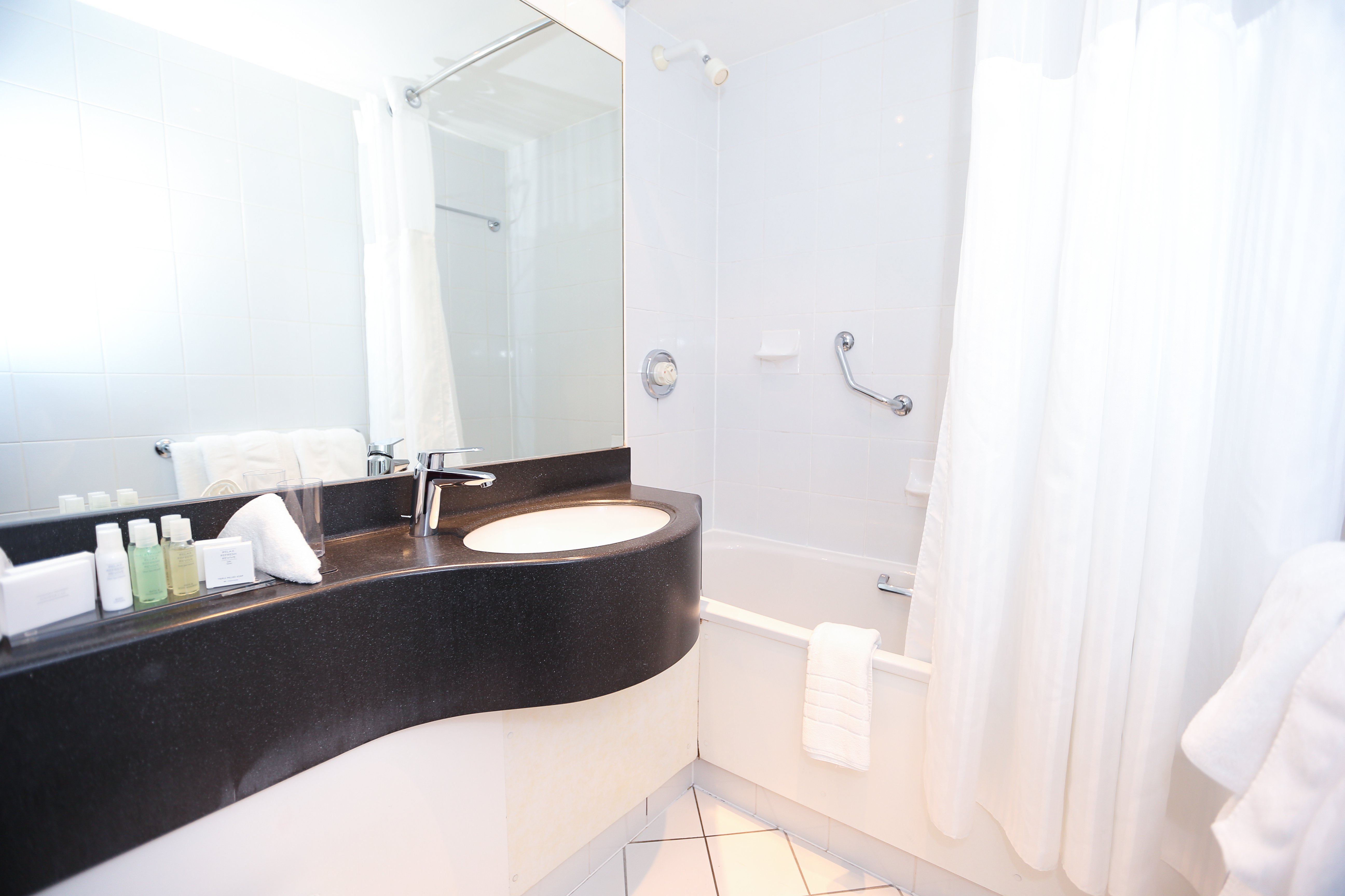 Crowne Plaza Manchester Airport 50/50