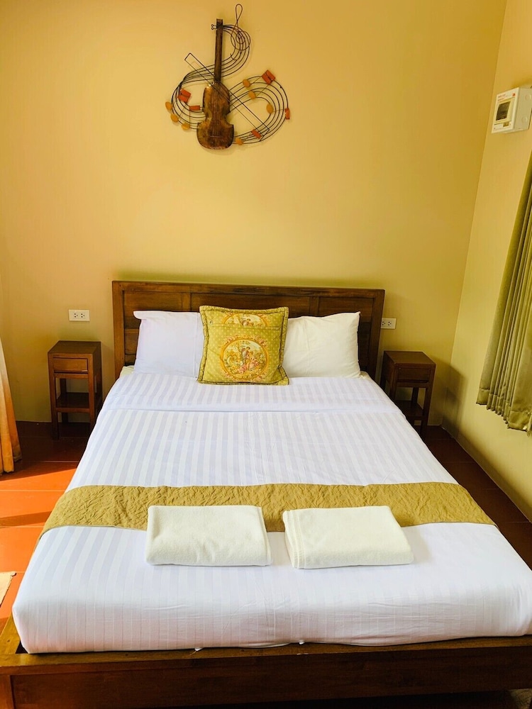 Baan Suan Khun Yaiy Nakhon Nayok 23/71