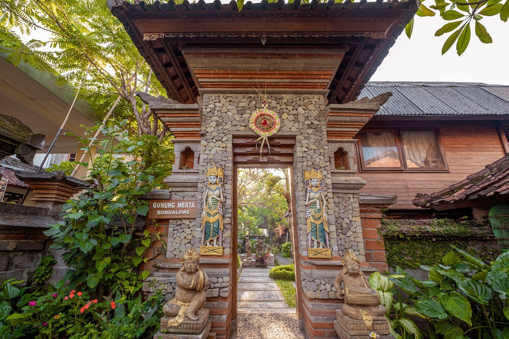 Gunung Merta Bungalows 3/22