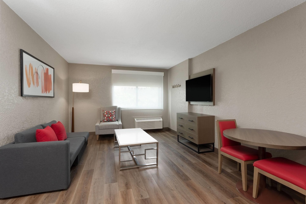 Hawthorn Extended Stay by Wyndham Ft Lauderdale Cypress Crk 22/46