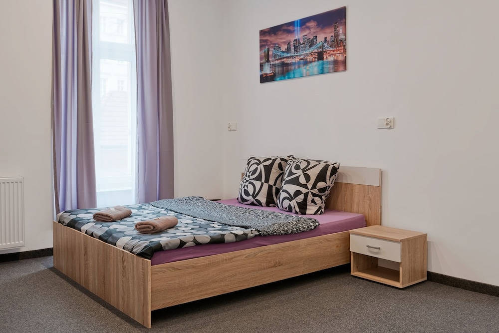 Hostel 70s 23/29