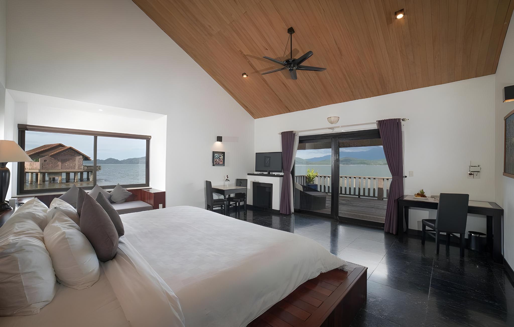 2 Bedrooms Water Pool Villa