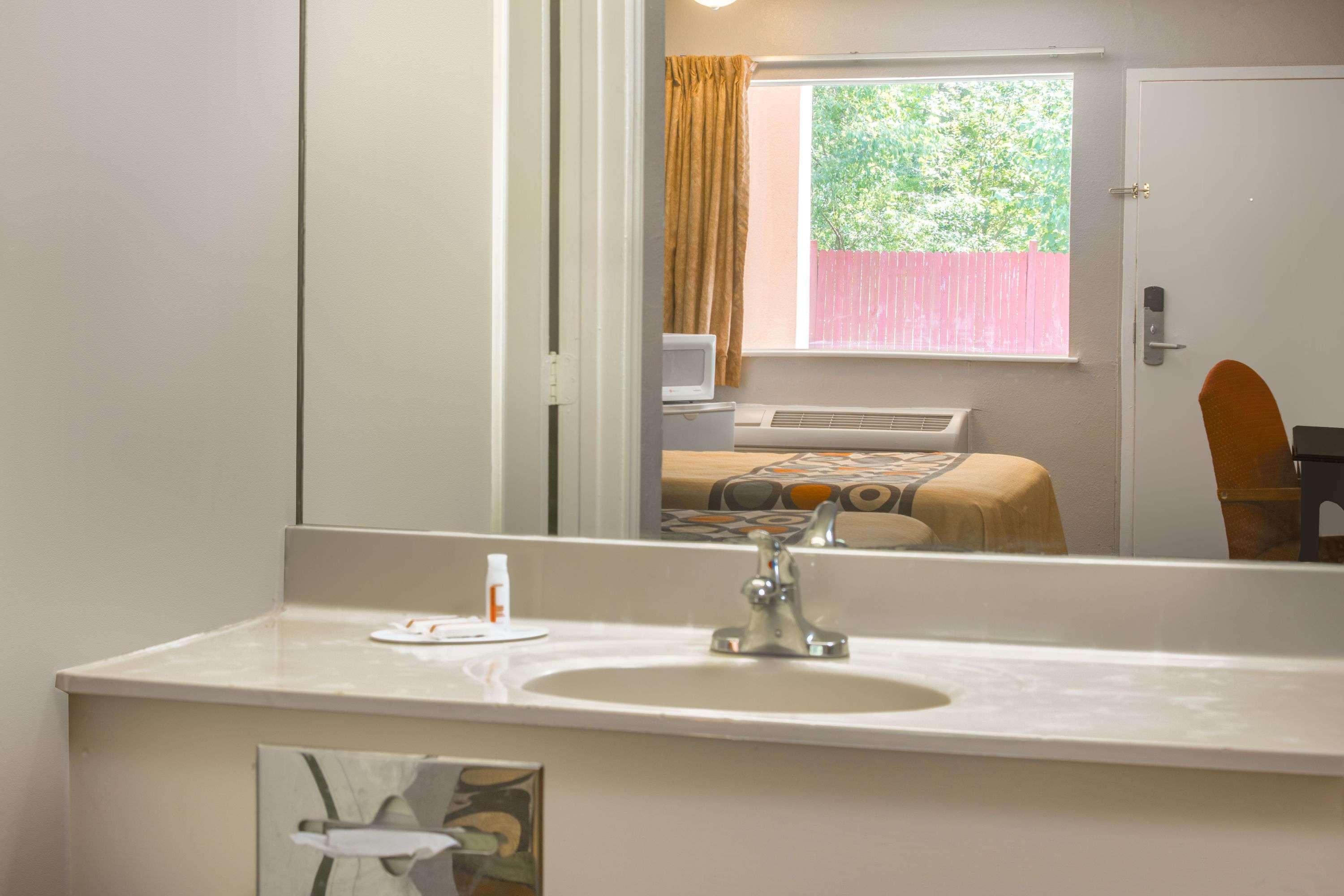 Super 8 by Wyndham Durham/University Area NC 14/15