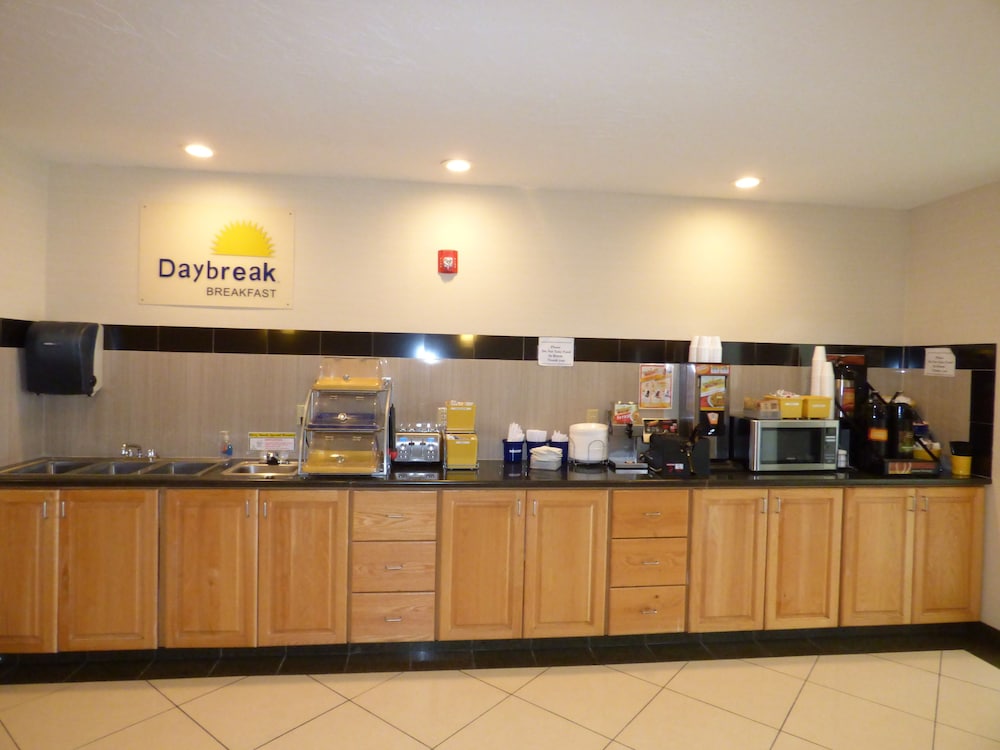 Days Inn by Wyndham Brigham City 24/27
