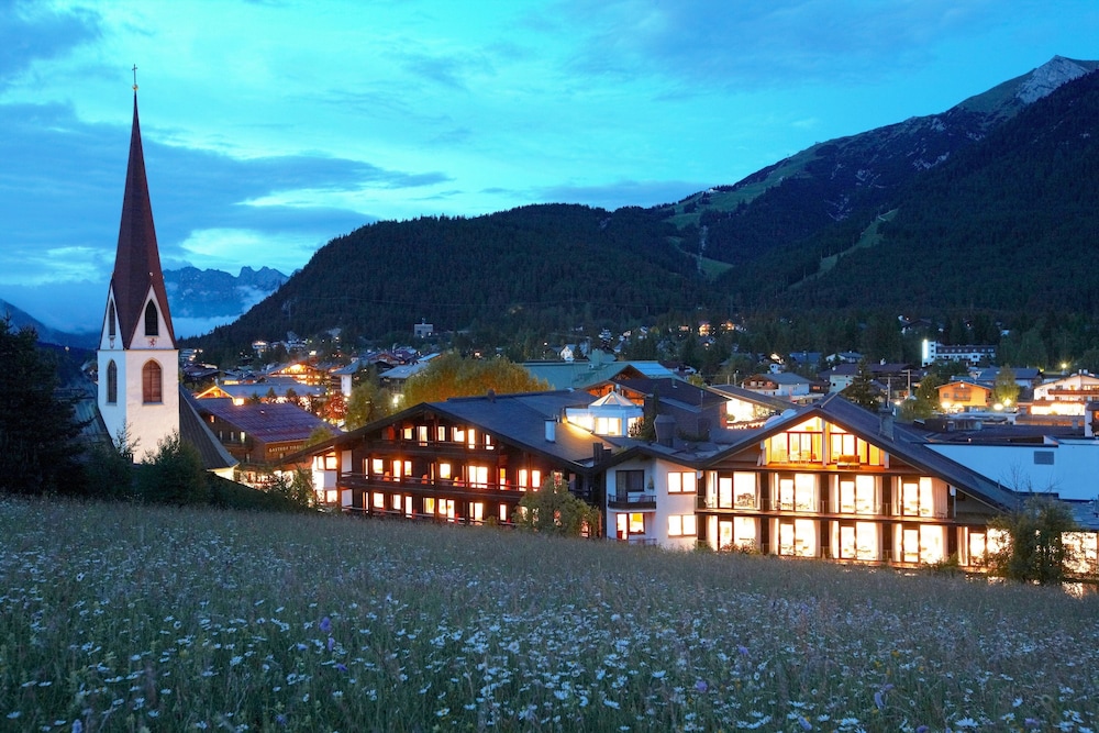 Alpenhotel Fall In Love 6/50