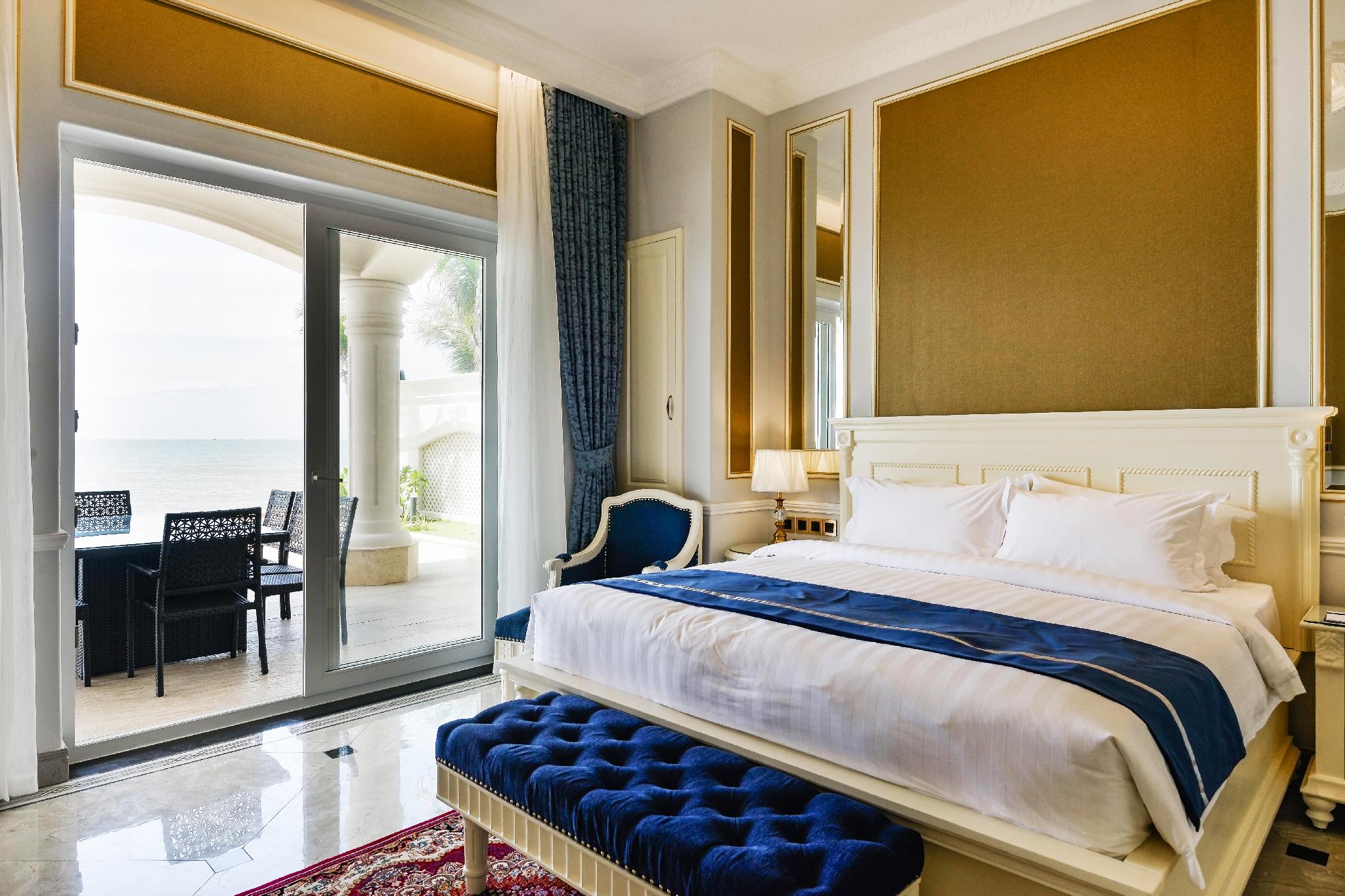 4 Bedrooms, Villa, Beach Front, Private Pool