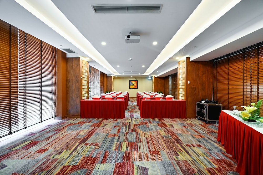 Muong Thanh Grand Saigon Centre Hotel 11/71