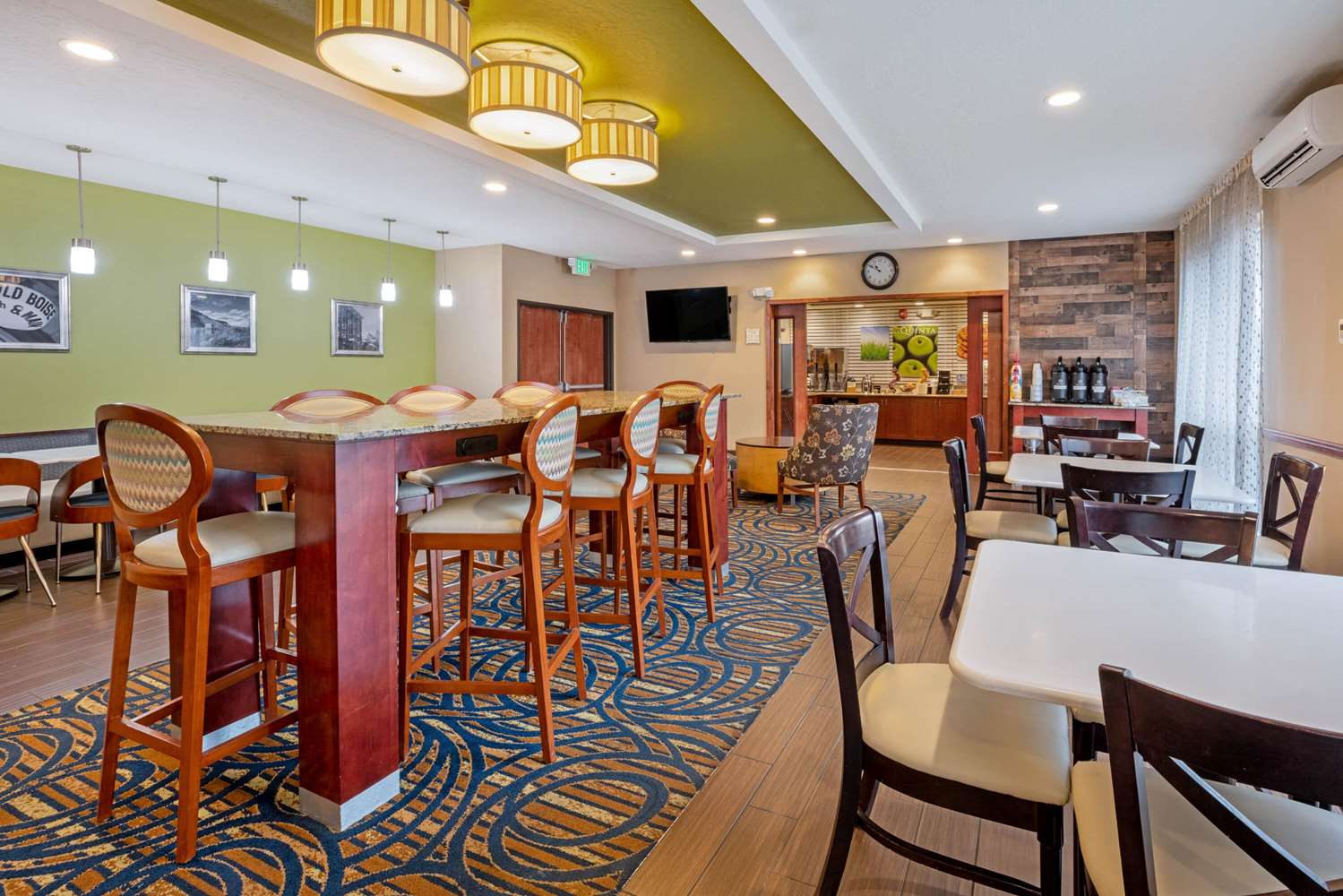 restaurant cafeteria