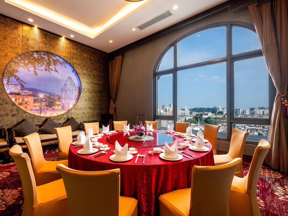 Sofitel Macau at Ponte 16 63/71