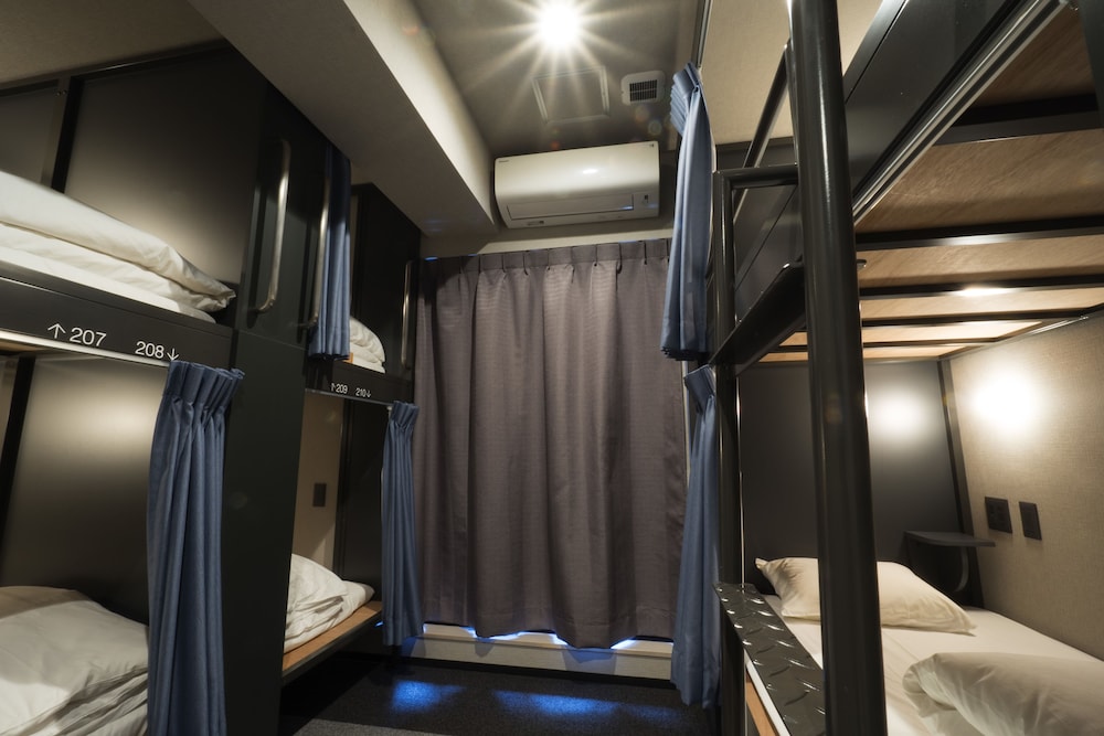 Hotel Plus Hostel TOKYO AKIHABARA 24/50