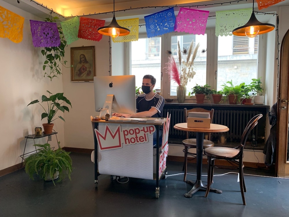 Pop Up Hotel Krone Zurich 7/43