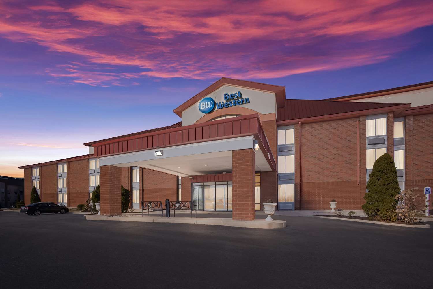 Best Western Luxbury Inn Fort Wayne 1/12