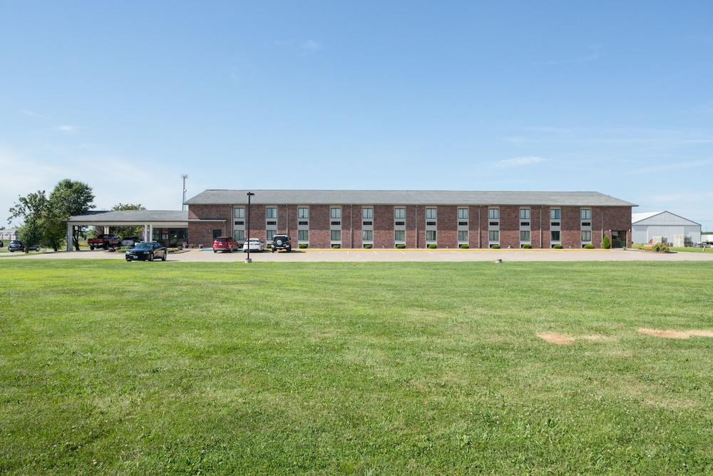 FairBridge Inn Express Monroe City 26/28