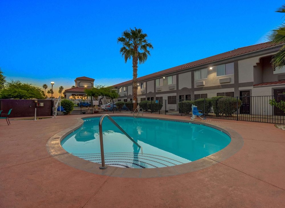 Americas Best Value Inn Apache Junction 43/56
