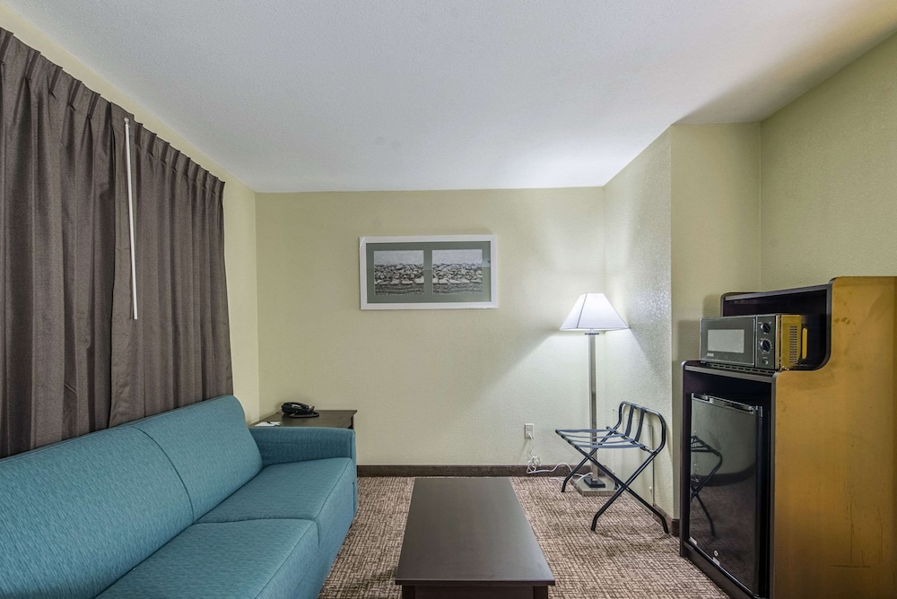 Quality Inn and Suites University Area 21/38