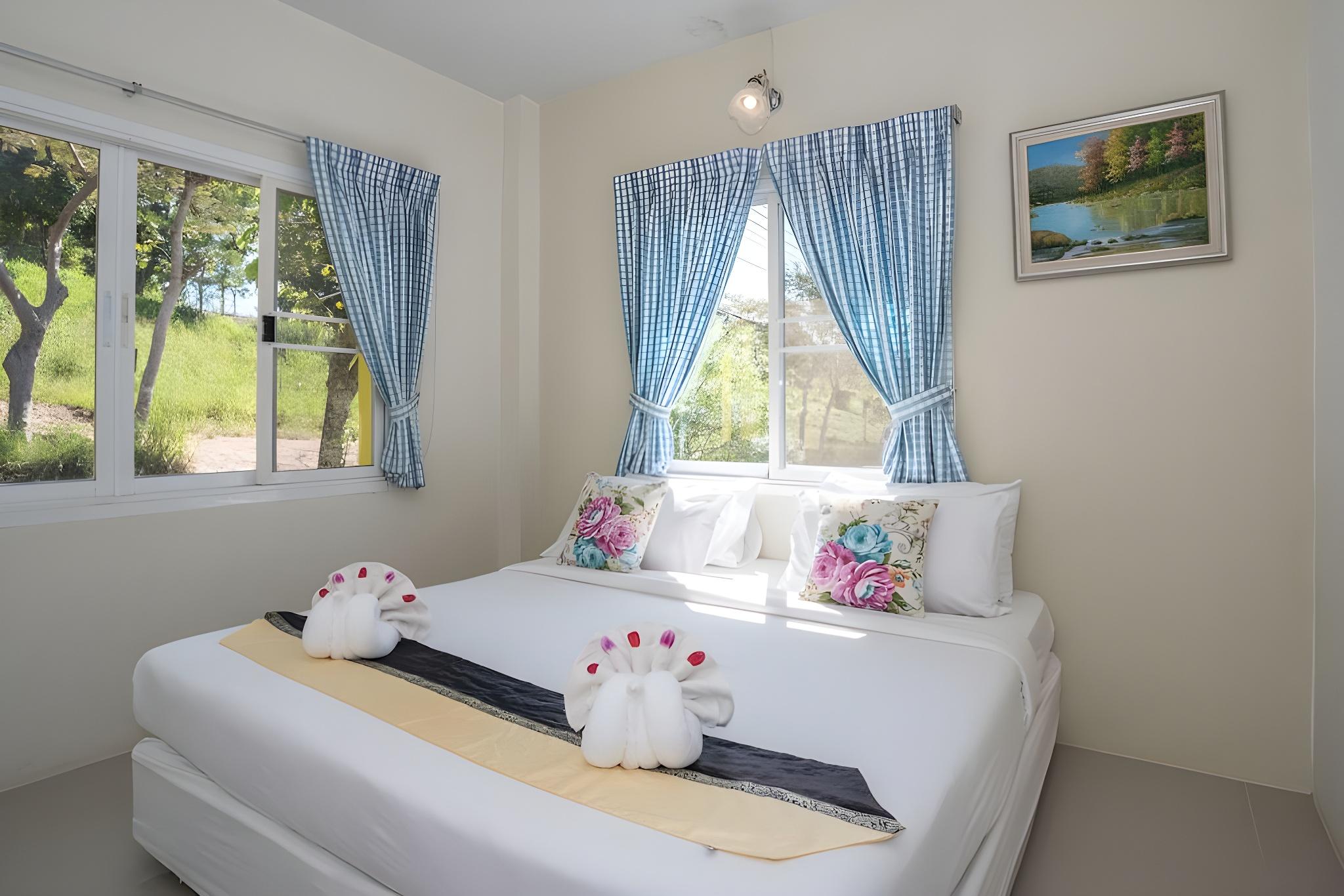 Longlife, Home, King Bed