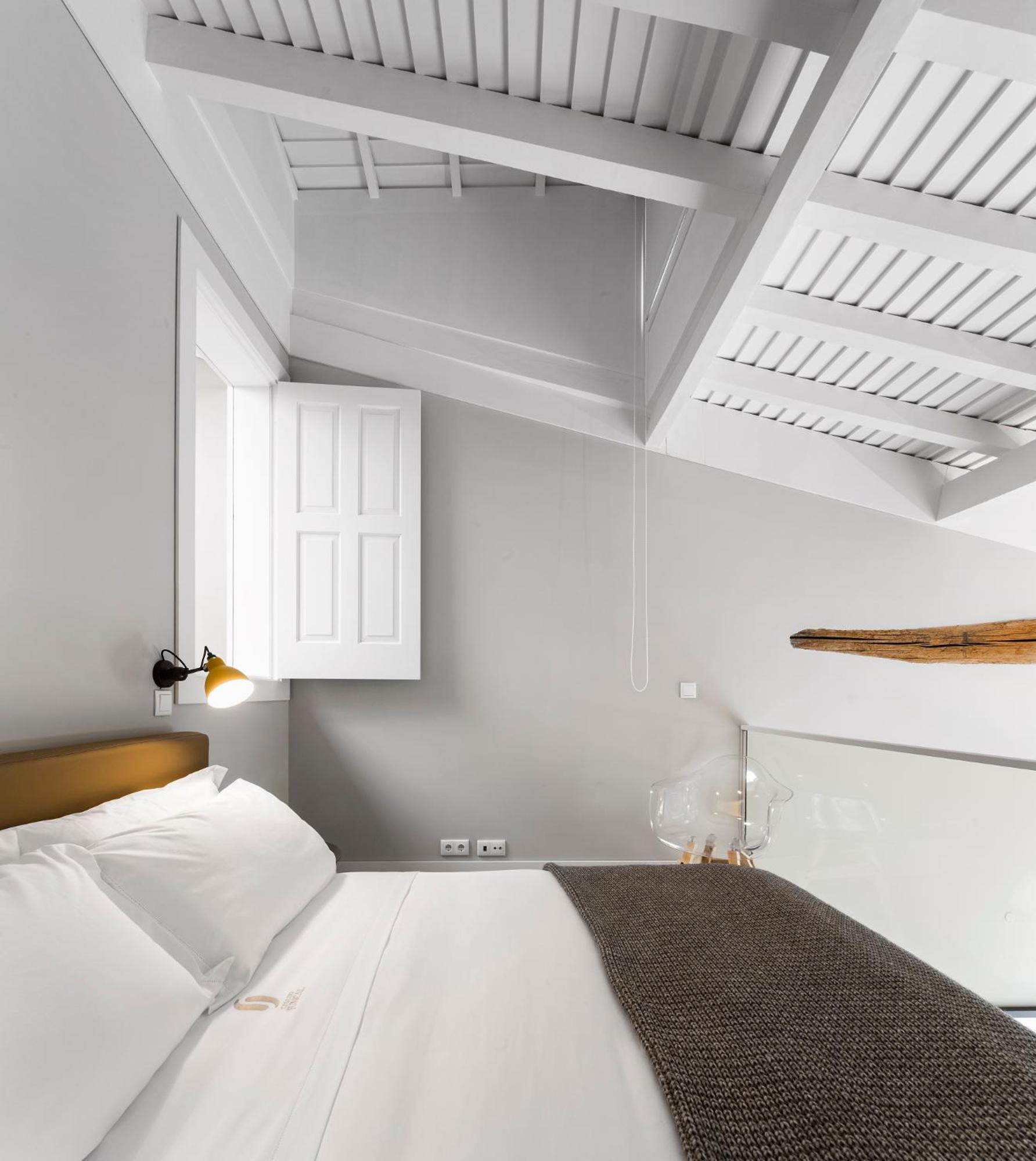 Suite, Balcony