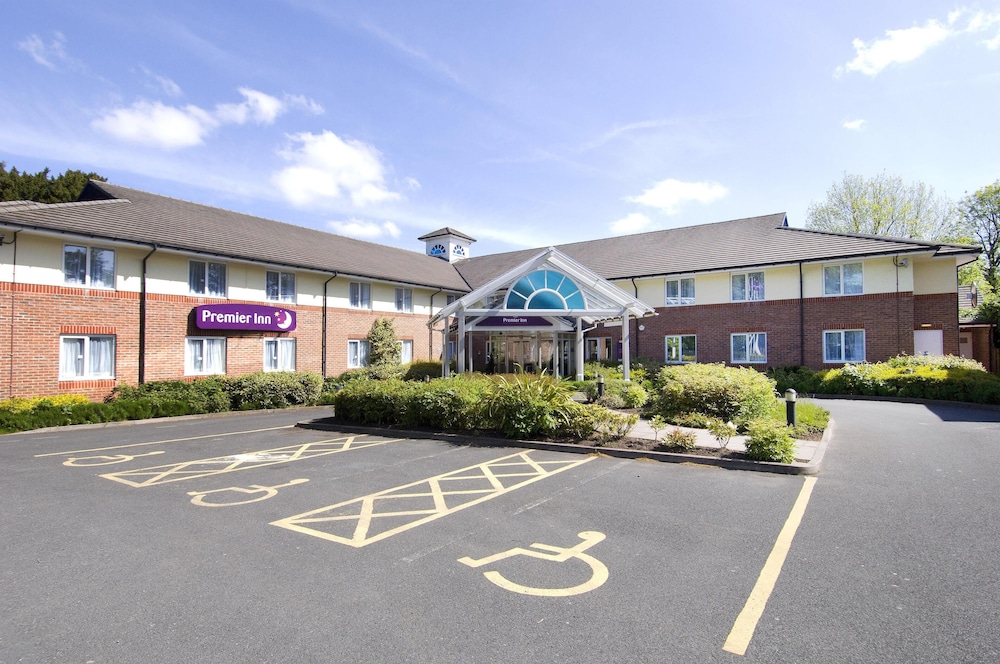Premier Inn Birmingham South Hall Green 28/35