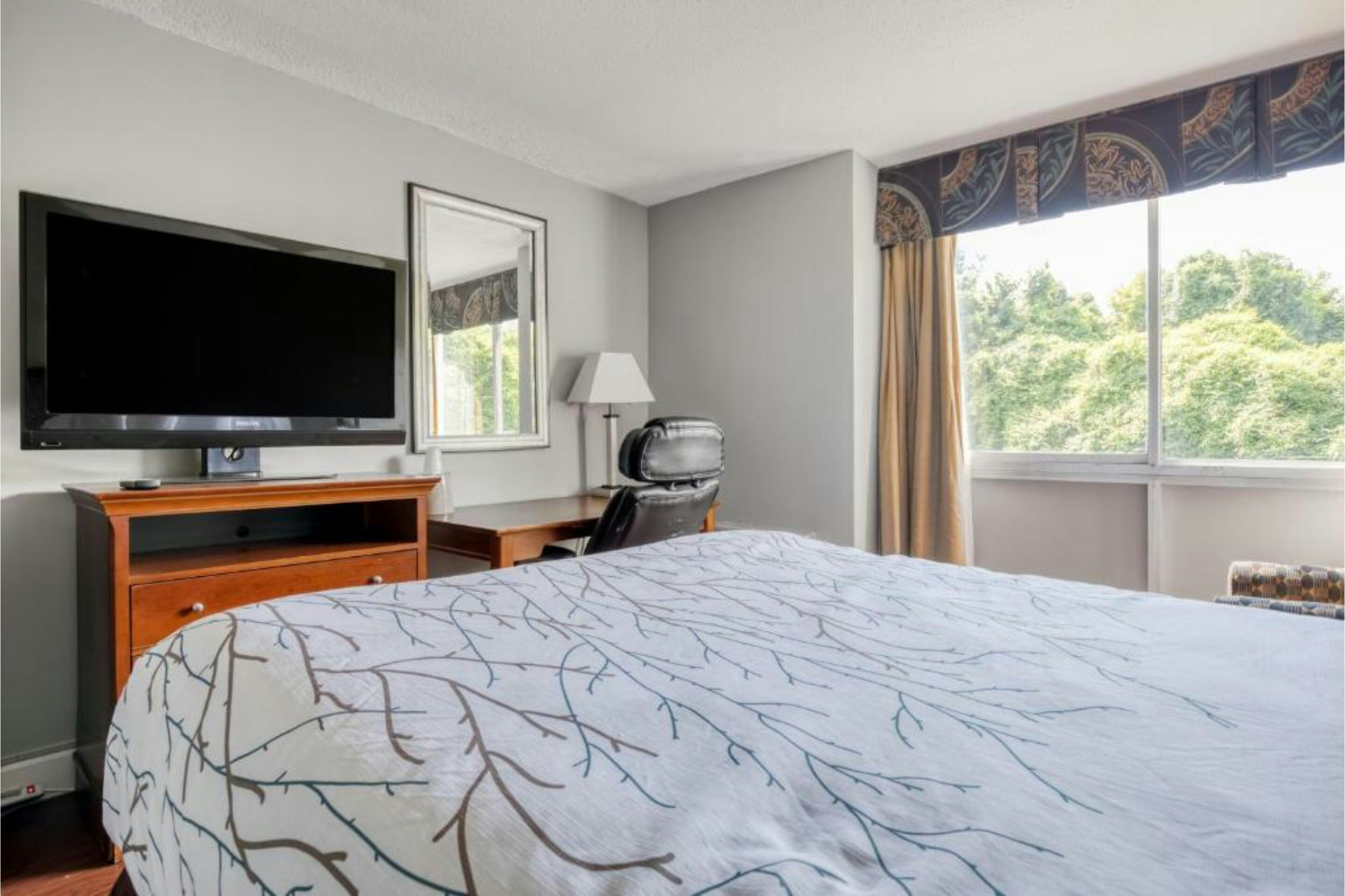 ROOM, KING BED, ACCESSIBLE